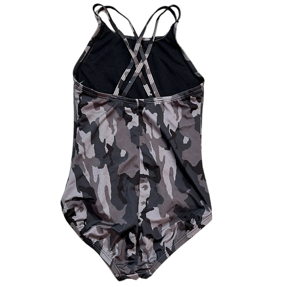 NWOT Nike Spider Back One Piece, 8/10 - Picture 4 of 8